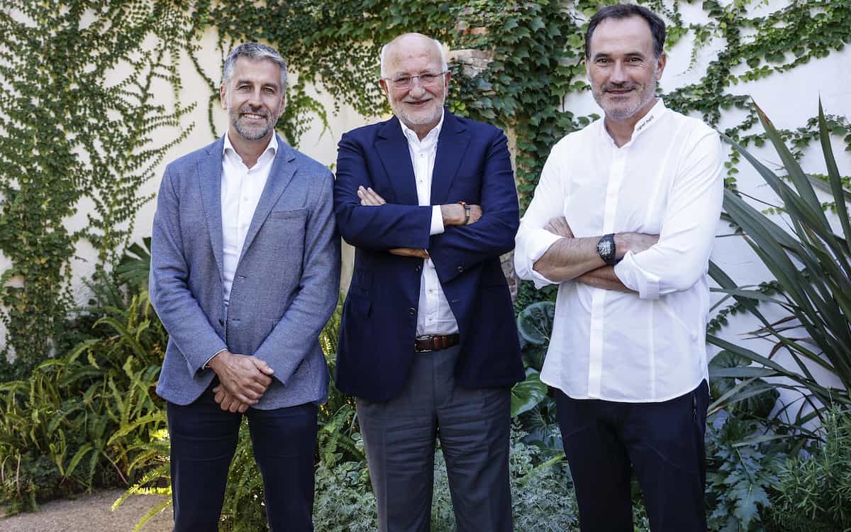 Víctor Sendra, Juan Roig y Miguel Martí, alianza para el Casal España Arena de València
