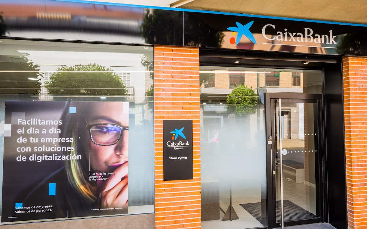 CaixaBank lanza la primera red de oficinas especializadas en pequeñas empresas