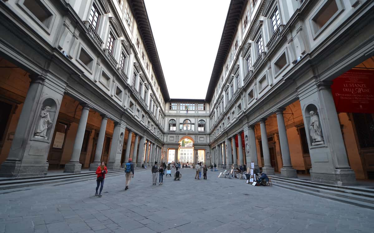 Piazzale degli Uffici en Florencia