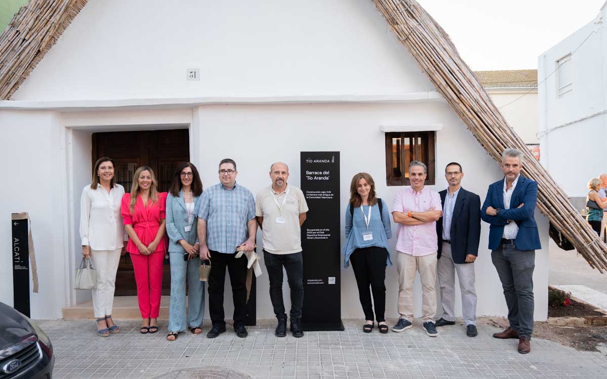 Fotogalería: Club Alcatí y Economía3 inauguran la barraca más antigua de Valencia del S.XVIII