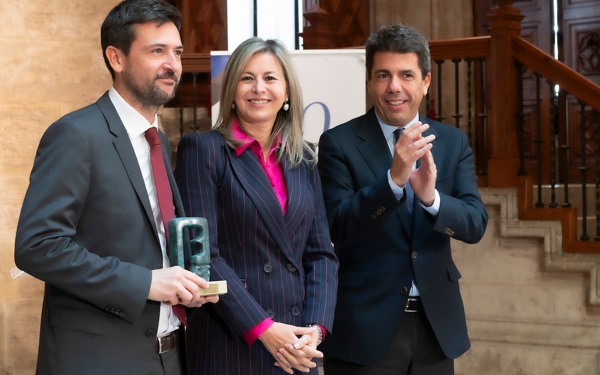 El Patronato de la FEBF entrega a CaixaBank el Premio Anual de Divulgación Financiera