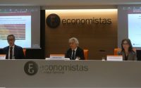 Esto es lo que 3 de cada 4 economistas pronostican para los próximos 6 meses