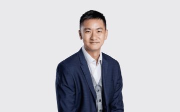 El experto en marketing B2B y liderazgo corporativo Adrian Tan.