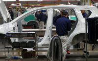 Stellantis y Volkswagen caen en bolsa por bajos márgenes y poca caja