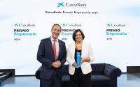 Foto Premio Empresaria CaixaBank, Gonzalo Gortázar y la ganadora Judith Viader