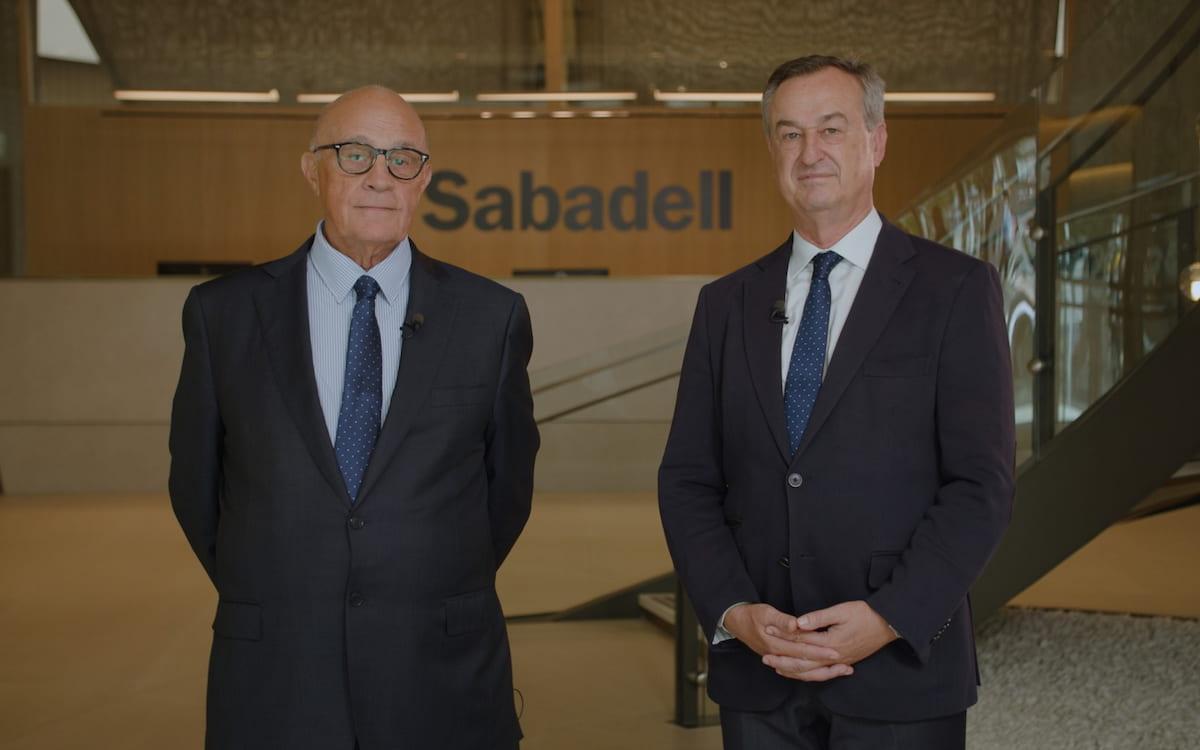 Josep Oliu, presidente, y César González-Bueno, consejero delegado de Banco Sabadell