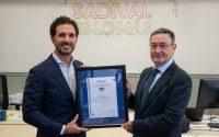 Salvador Ibáñez, director de AENOR en la Comunidad Valenciana, y Antonio Gea, director general de Sadival