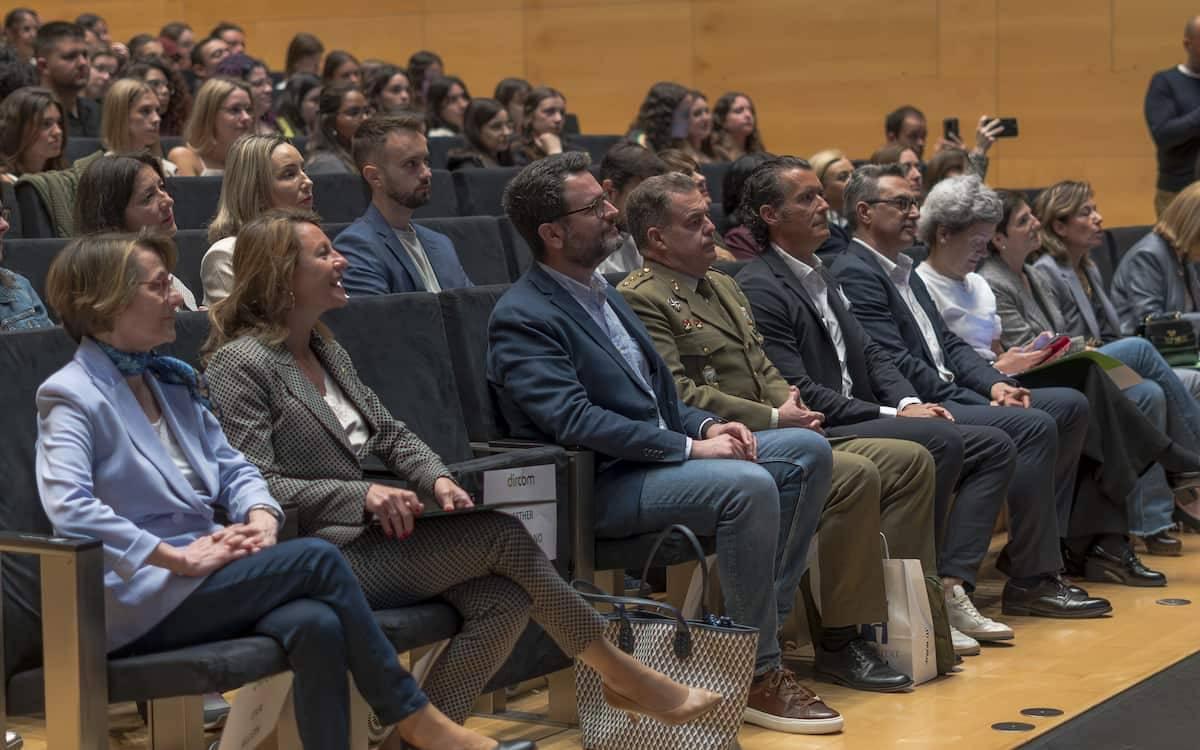 Dircom CVM situa la comunicación estratégica en el centro del negocio en un encuentro en la UJI con líderes empresariales
