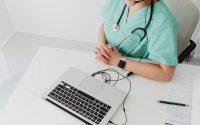 Sanidad licita una IA para atajar el colapso telefónico de Primaria