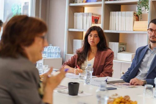 ECO260003 MESA-DE-DEBATE-ECO3-WEB-14