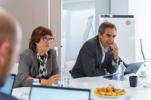 ECO260003 MESA-DE-DEBATE-ECO3-WEB-6