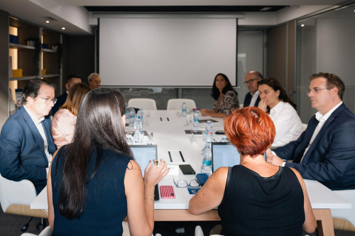 Fotografias MesaDebateEco3 220925-26