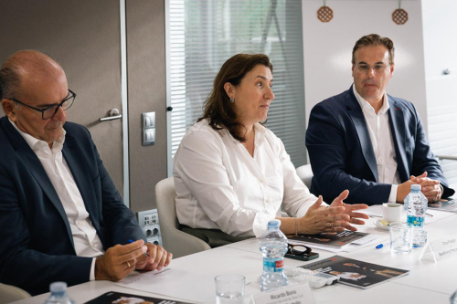 Fotografias MesaDebateEco3 220925-29