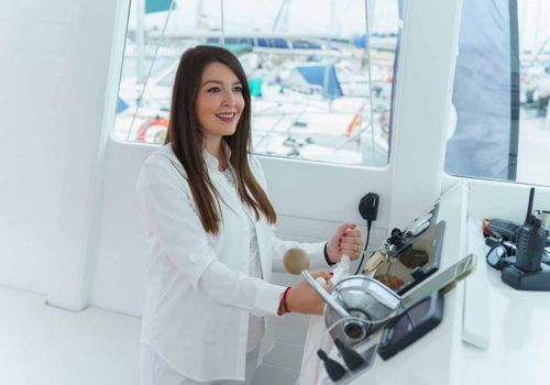 MAT260002 MUJERES-AL-TIMON-WEB-12