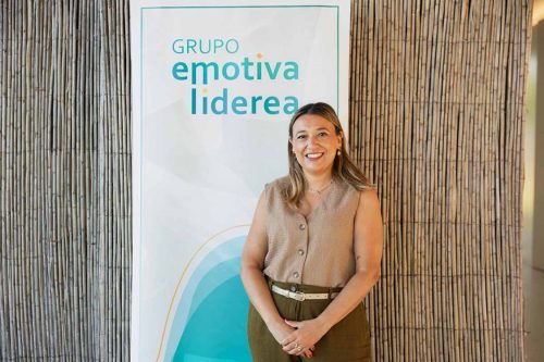MESA-DEBATE-GRUPO-EMOTIVA-101